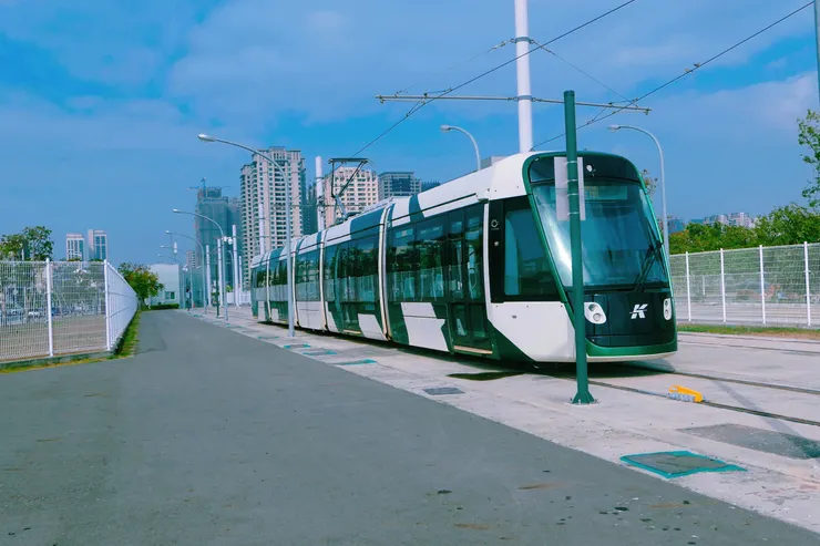 停在馬卡道駐車所的輕軌列車