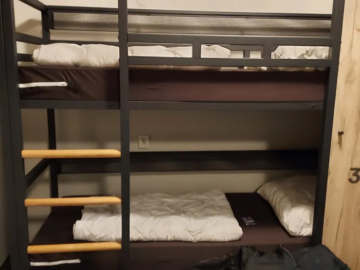 Bunk beds with 5 sets in the room
