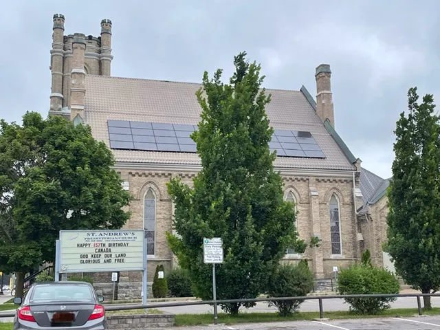 每個加拿大小鎮總會有的教堂，這一間是長老教會。（照片由作者提供。）