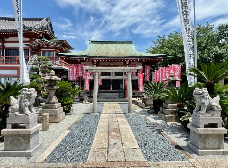 宇賀德正龍神堂，右邊即是土佐藩烈士的慰靈碑（照片來源：北漂。長住拍攝）