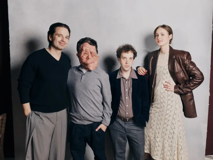 本片陣容合影（由左至右為Sebastian Stan、Adam Pearson、導演Aaron Schimberg、Renate Reinsve）