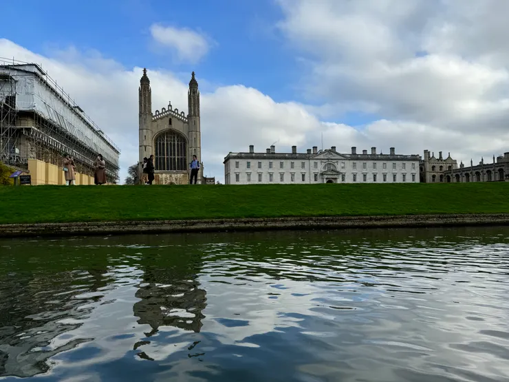 剛剛的31學院在船上看起來是這樣的