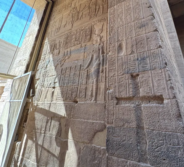 處處可見十字架的蹤跡。為何這些強大文明需要這樣彼此相殘呢 QQ