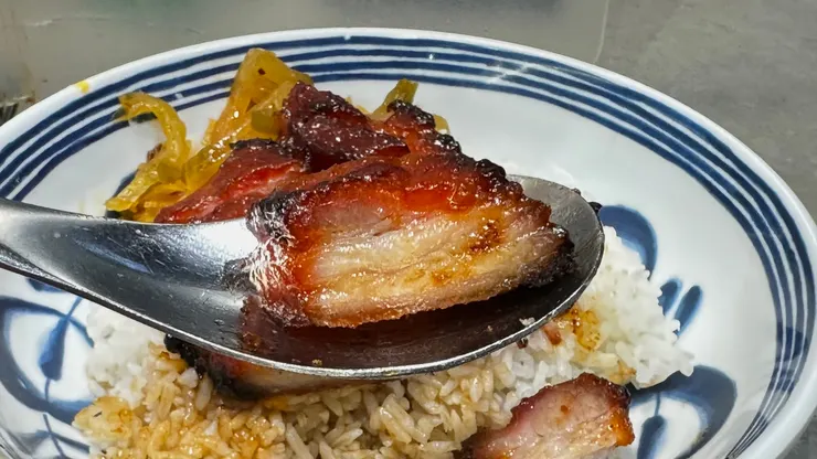 三層肉層次分明，咬起來很滿足