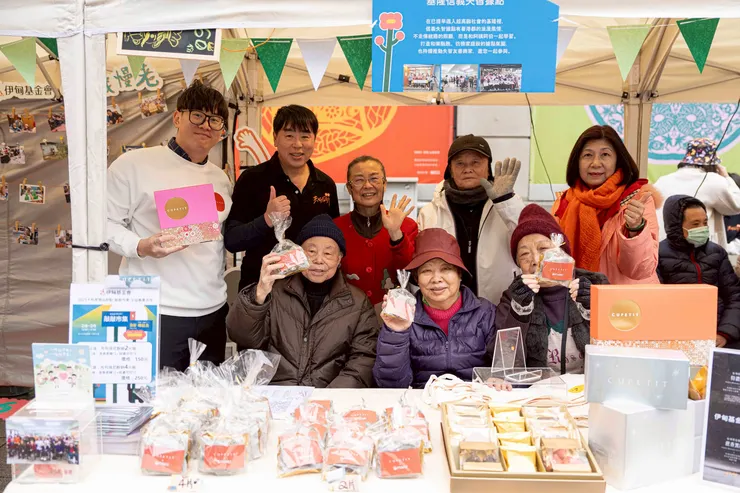 (圖說:何天元執行長鼓勵住民勇敢向大眾分享作品。)