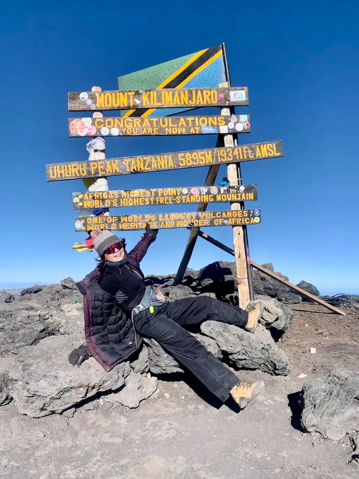 終於到了最高點，雖然模樣狼狽，居然還能微笑....感謝沒有高反現象！