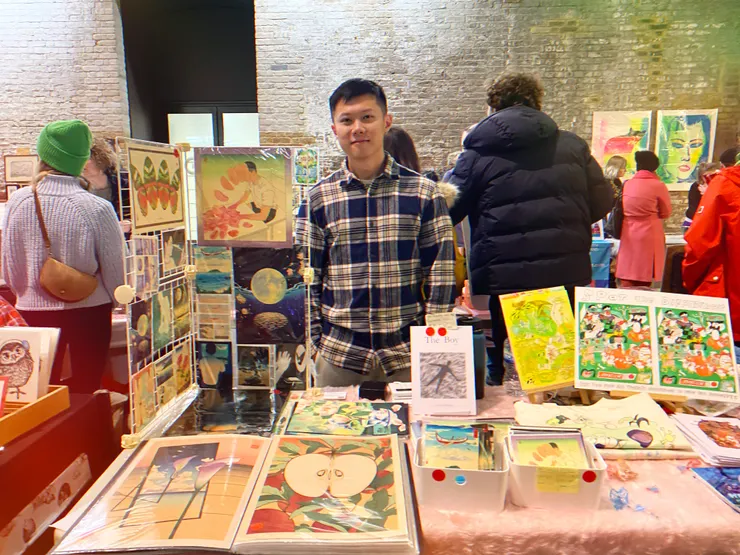 Jason與他在市集的攤位