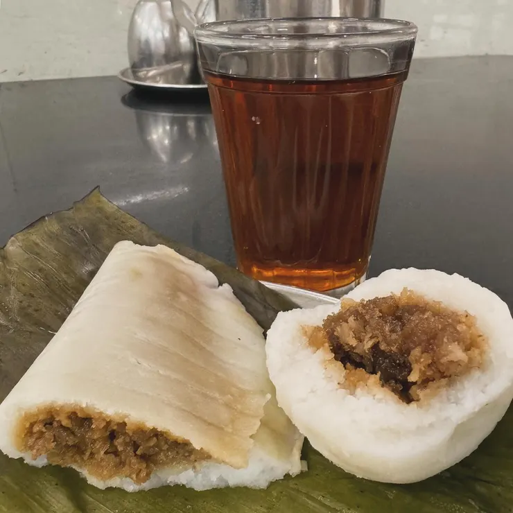 印度點心，應該也是米粉做成的，裡面包椰絲椰糖