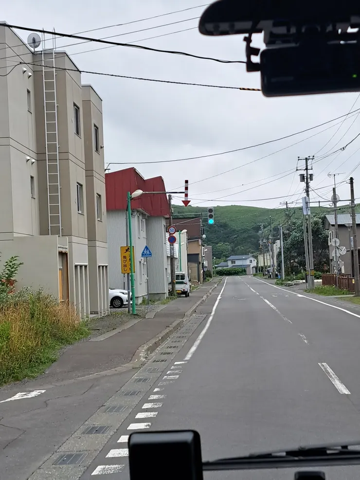 島上唯二的紅綠燈之一/攝影:NANA濕婦