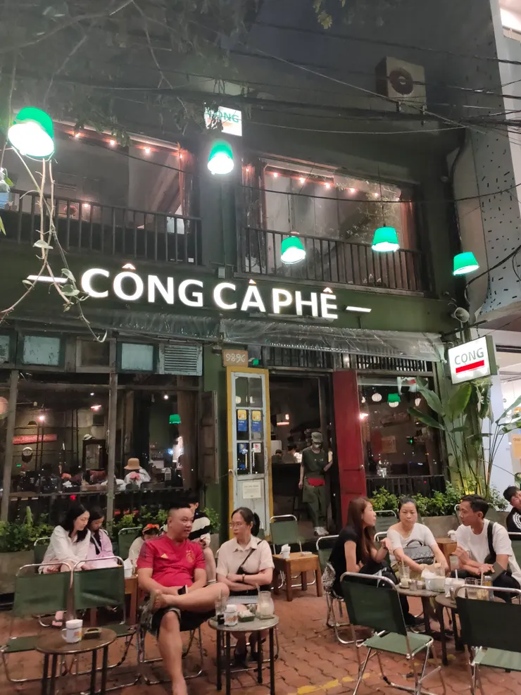 營業到半夜的貢咖啡