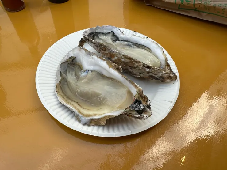 牡蠣生魚片