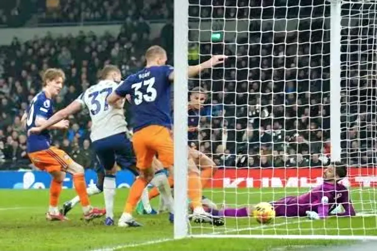 泰奧補射入空門助紐卡素領先1:0