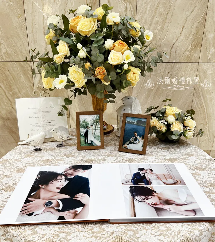 #福爾摩沙遊艇酒店-幸福檸檬黃-法爾婚禮佈置   用溫暖的檸檬黃色系搭配玫瑰與綠植，打造出宛如在陽光下野餐的輕柔氛圍。花門、木桶、燈串、吉他與小帳篷，希望賓客一踏進來，就感受到輕鬆與喜悅。   幸福不只是色彩，是你們看向彼此時，眼裡的光。 私訊預約諮詢，帶著你的夢想，我們來實現！ 用專業佈置，讓你的故事閃耀動人！  讓我們一起見證您人生中最重要的時刻！ 歡迎FB或 IG私訊詢問與我們預約哦~ *平日一~五下午 2:00 到晚上 9:00 都可以預約來門市哦!! *(若需假日前來可以另外和我們再約時間哦!!) 法爾婚禮佈置地址: 台南市東區文化路131號 車子可以直接停在我們門口喔!~ 台南婚禮 #台南婚禮佈置推薦 #台南婚禮佈置 #南部婚禮佈置 #高雄婚禮佈置 #嘉義婚禮佈置 #屏東婚禮佈置 #婚禮佈置 #家宴婚禮佈置 #戶外婚禮佈置 #中國風婚禮佈置 #中式婚禮佈置 #大理石 #秀和服 #漢唐婚禮 #尾牙佈置 #flower #tainan #台南 #decor #台南婚禮 #FARweddings