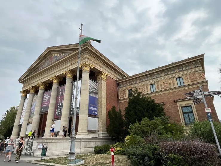 布達佩斯美術博物館