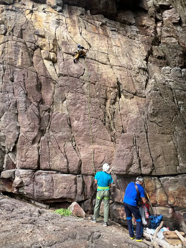 阿斌學長攀爬中