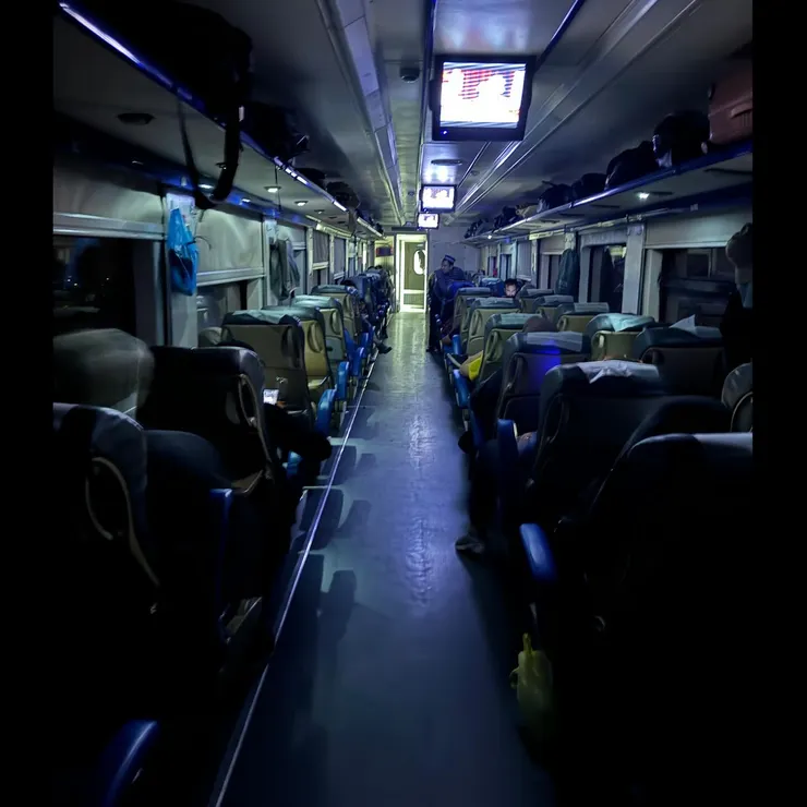 搭上前往塔什干的火車