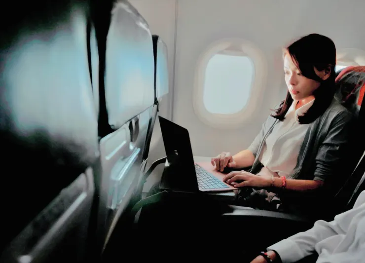 圖片載自高虹安臉書，出國交流的發文照。