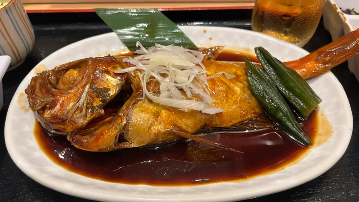 一人能嗑一條魚也算很幸福。