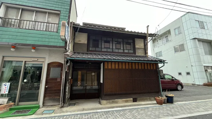 本來在東京經營，也有30多年的歷史了。