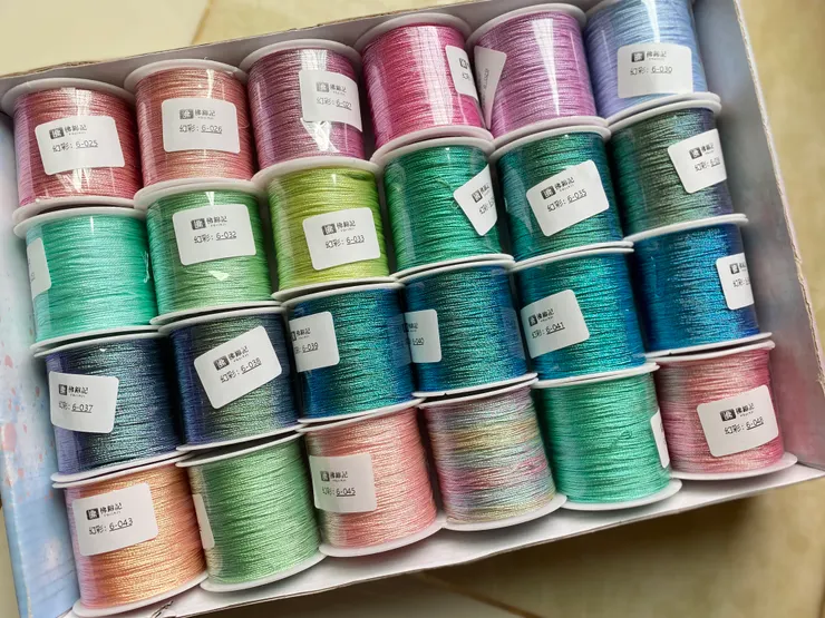 不含蠟的幻彩線