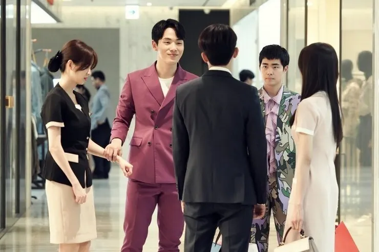 炳圭的西裝比本人還有戲xd