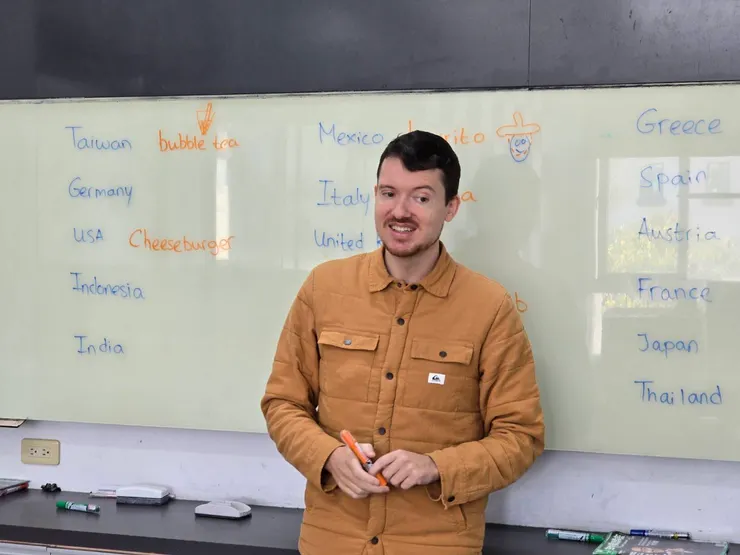 上華蒙特梭利國高中部｜台南安南區自學團體，結合每日英文外師 & 數學專業教學，助孩子穩健迎戰未來