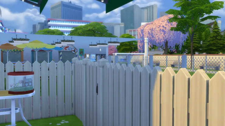 動物園的門在這裏，是圍欄的一部份。