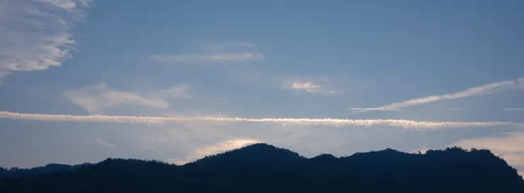 遠方的光總讓我想起你