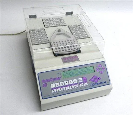 Stratagene Robocycler。圖片取自露天網站