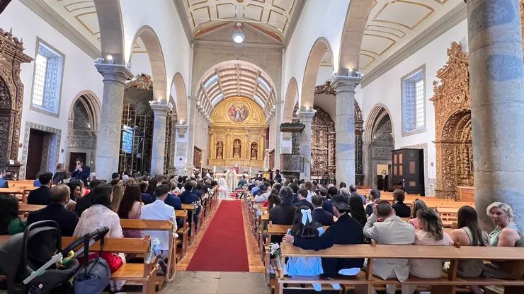 大教堂有新人舉辦婚禮