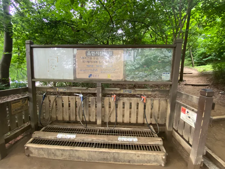 下山出口的泥沙噴槍