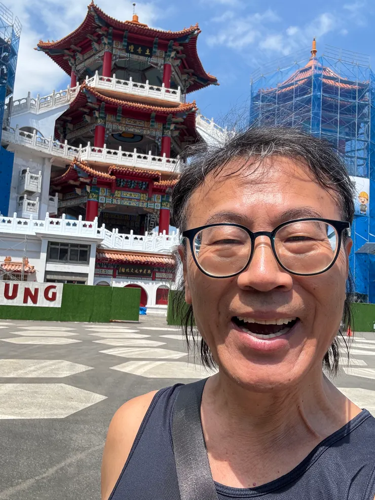 兩邊在整修的主普壇