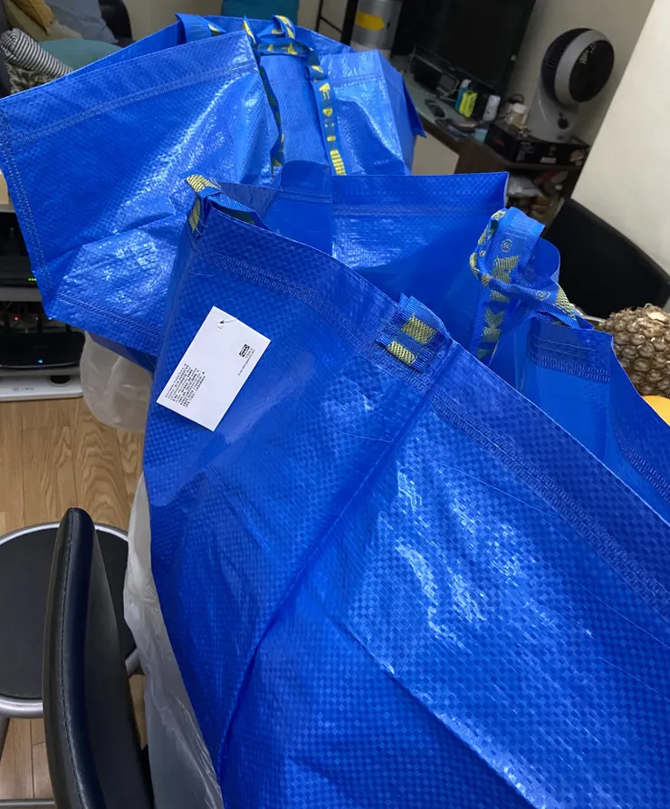 一個裝著熱食，另一個裝著冷食