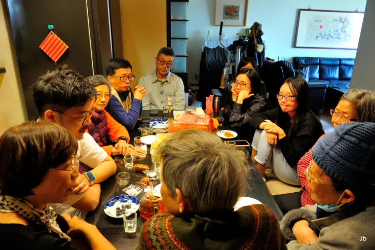 親友慕名來訪導覽接待頗自得！2022/1/27，妻兄姊家人們。