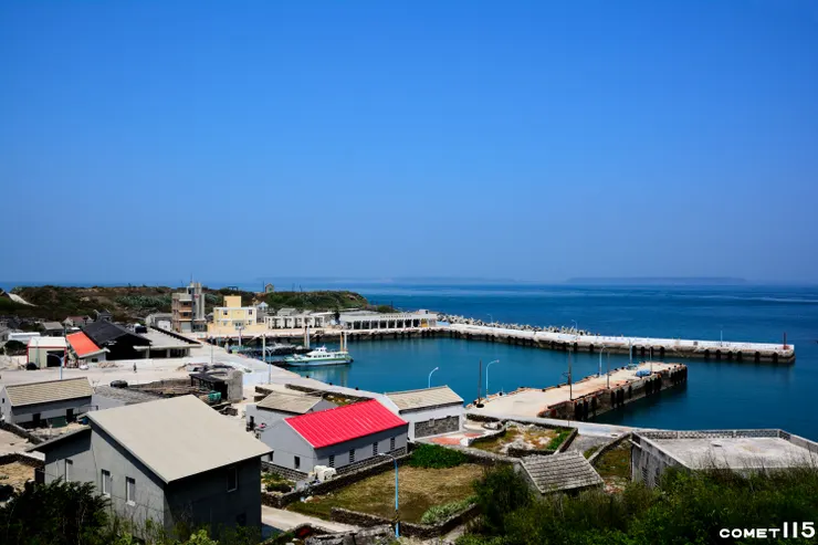 島上東側有制高點涼亭可以俯瞰桶盤漁港