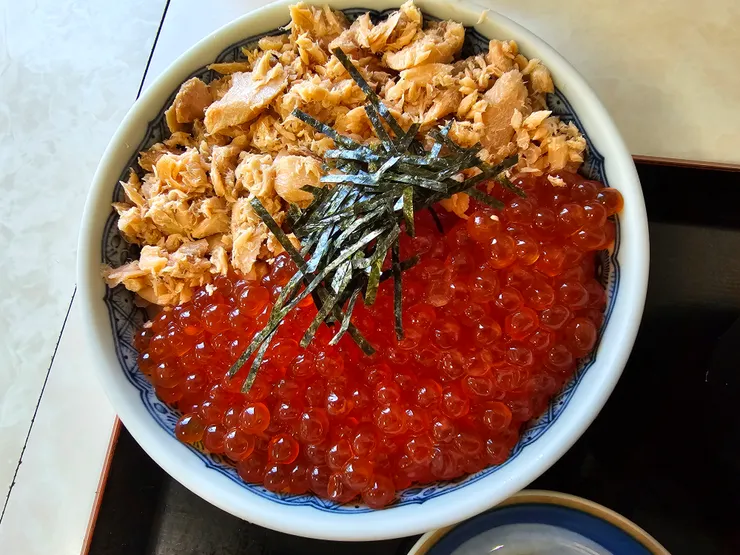 鮭魚親子丼十分美味