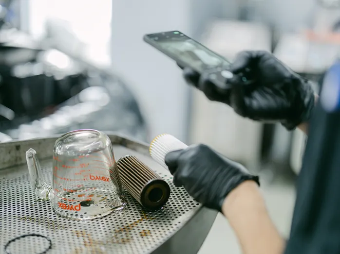 台中汽車保養推薦！變速箱油多久該更換？車主最容易忽略的3個異常前兆