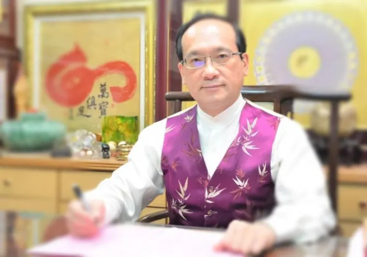 ▲命理大師楊登嵙　建議「冬至」食衣住行育樂開運養生與禁忌。（圖/楊登嵙 提供 彭可翻拍） 