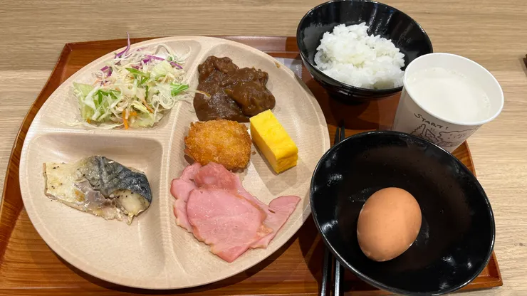 我自己覺得咖哩味道也還不錯。