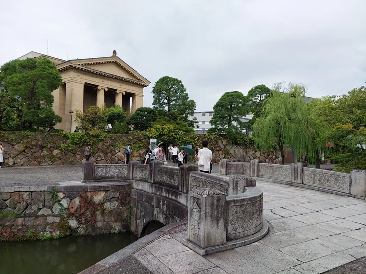 白天的大原美術館