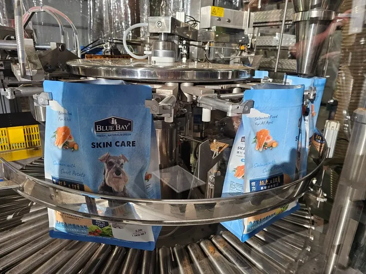 寵食在地生產能大幅縮短產地到餐碗的時間,確保營養成分新鮮零時差。(資料來源:倍力寵物健康食品)