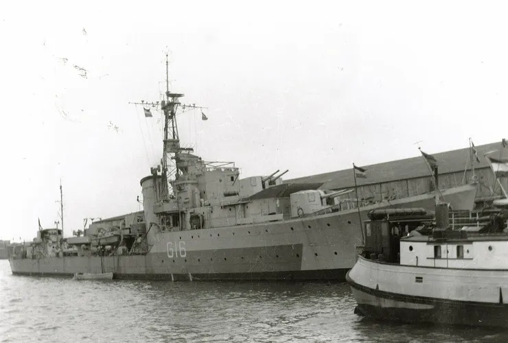 戰爭結束後，在阿姆斯特丹的「特耶克希德斯號」驅逐艦