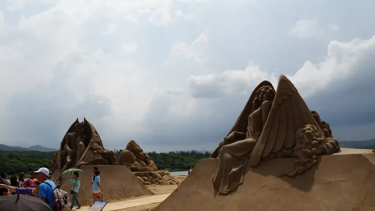 多年前福隆海水浴場沙雕作品－天使與惡魔