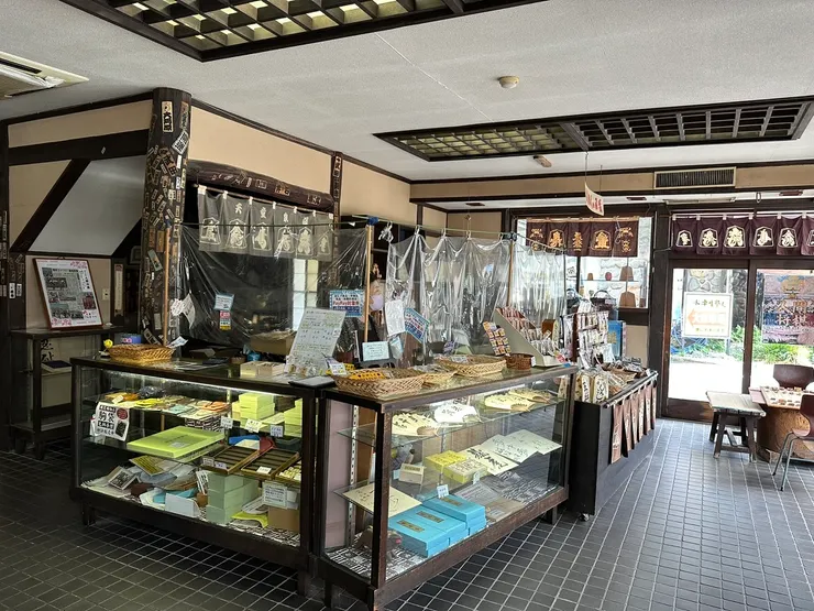 店內有販賣各式各樣的日式將棋