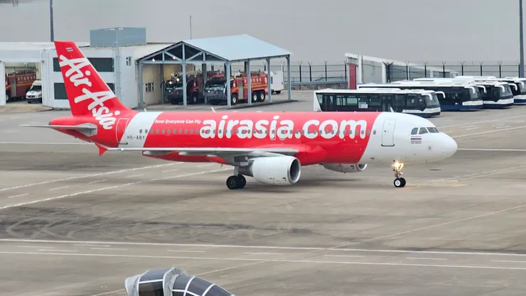 在澳門國際機場準備起飛的泰國亞洲航空班機!