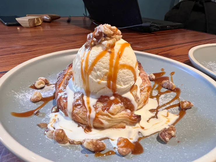 蘋果派冰淇淋~超好吃~