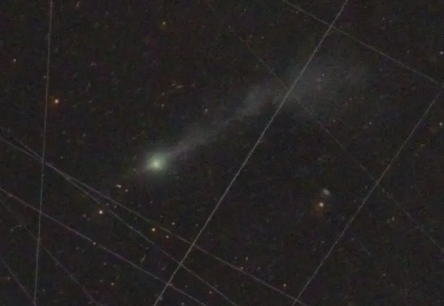 來自西班牙的最新圖像，由Frank Niebling和Michael Buechner拍攝，清晰地顯示出3I/ATLAS擁有兩條不同的彗尾。一條“煙狀”彗尾向右上方延伸，跨度約30角分——大致相當于滿月的視直徑。另一條反彗尾由塵埃顆粒組成，約10角分長，向左下方延伸——朝向太陽的方向。