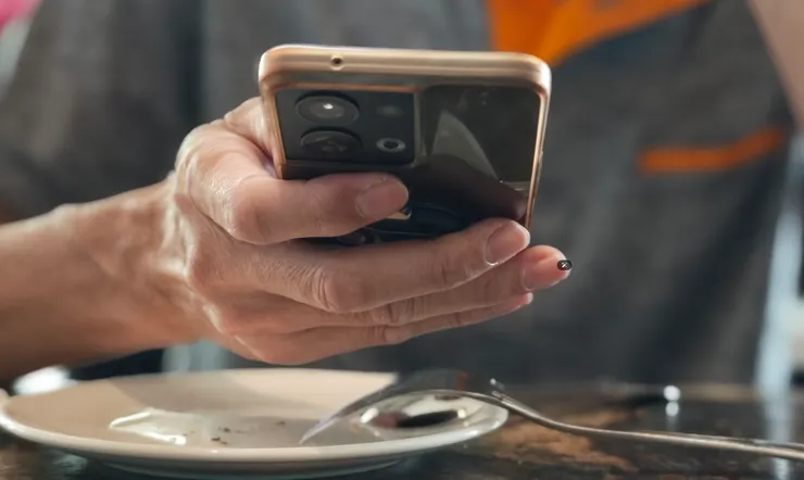 「手機」早已不是通訊工具，它是現代人的「外掛器官」