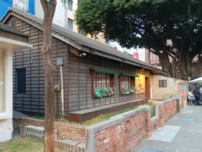 在不富有的人生裡，慢慢走向理想生活