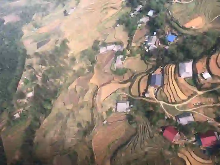 下方就是片片梯田